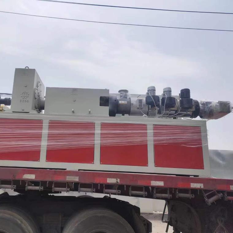 PE管材設(shè)備廠家?guī)私釶E管材生產(chǎn)中的常見(jiàn)問(wèn)題