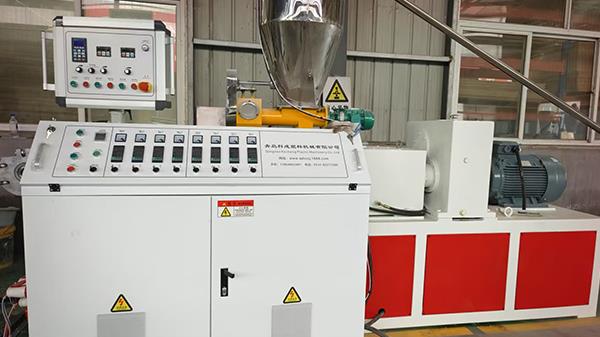 工業(yè)線槽生產(chǎn)設備